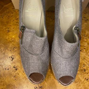 Christian Louboutin Deroba 140 peep toe wedge